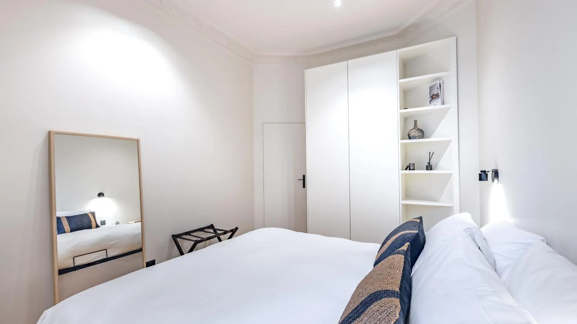 Luxury Appartment Near Louvre -Topquartier- Near Metro Paris Apartment