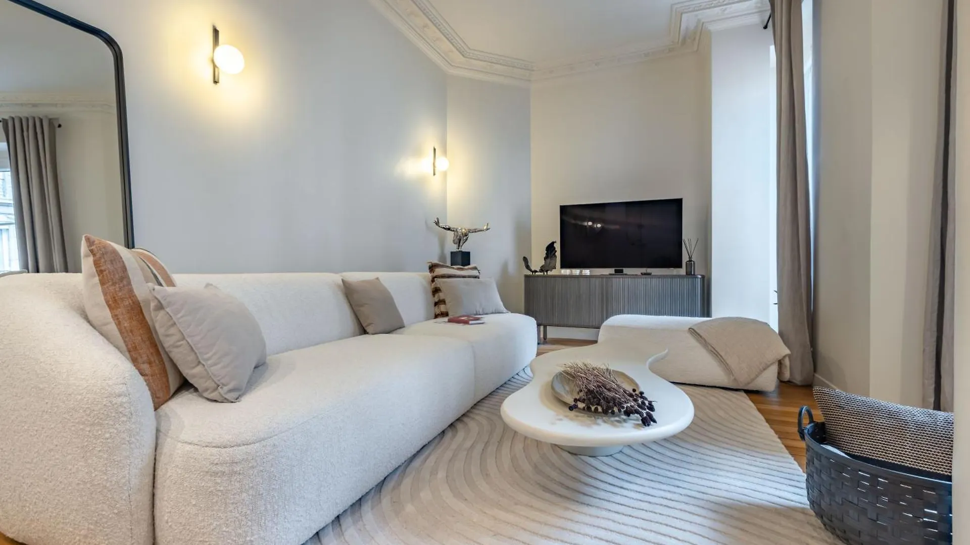 Luxury Appartment Near Louvre -Topquartier- Near Metro Paris Apartment